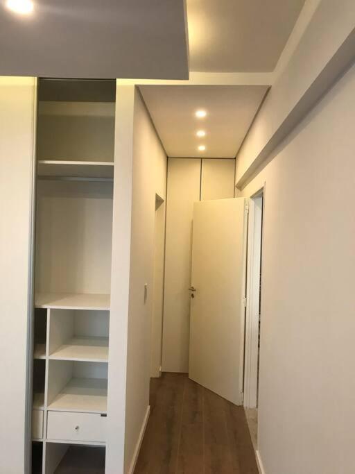 Suite In San Telmo Dormitorio En Suite Con Dos Banos Y Balcon A La Calle 부에노스아이레스 외부 사진