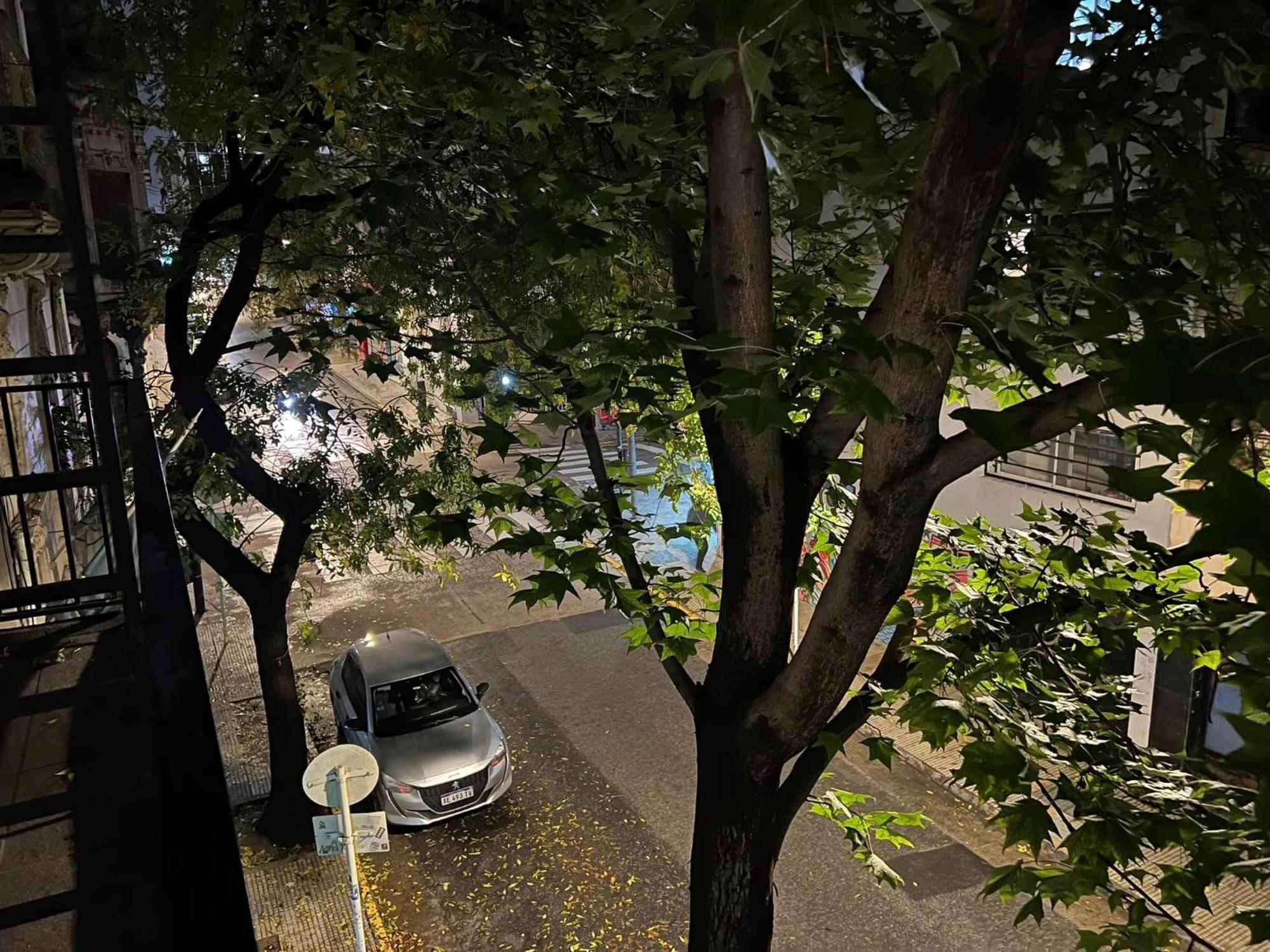 Suite In San Telmo Dormitorio En Suite Con Dos Banos Y Balcon A La Calle 부에노스아이레스 외부 사진