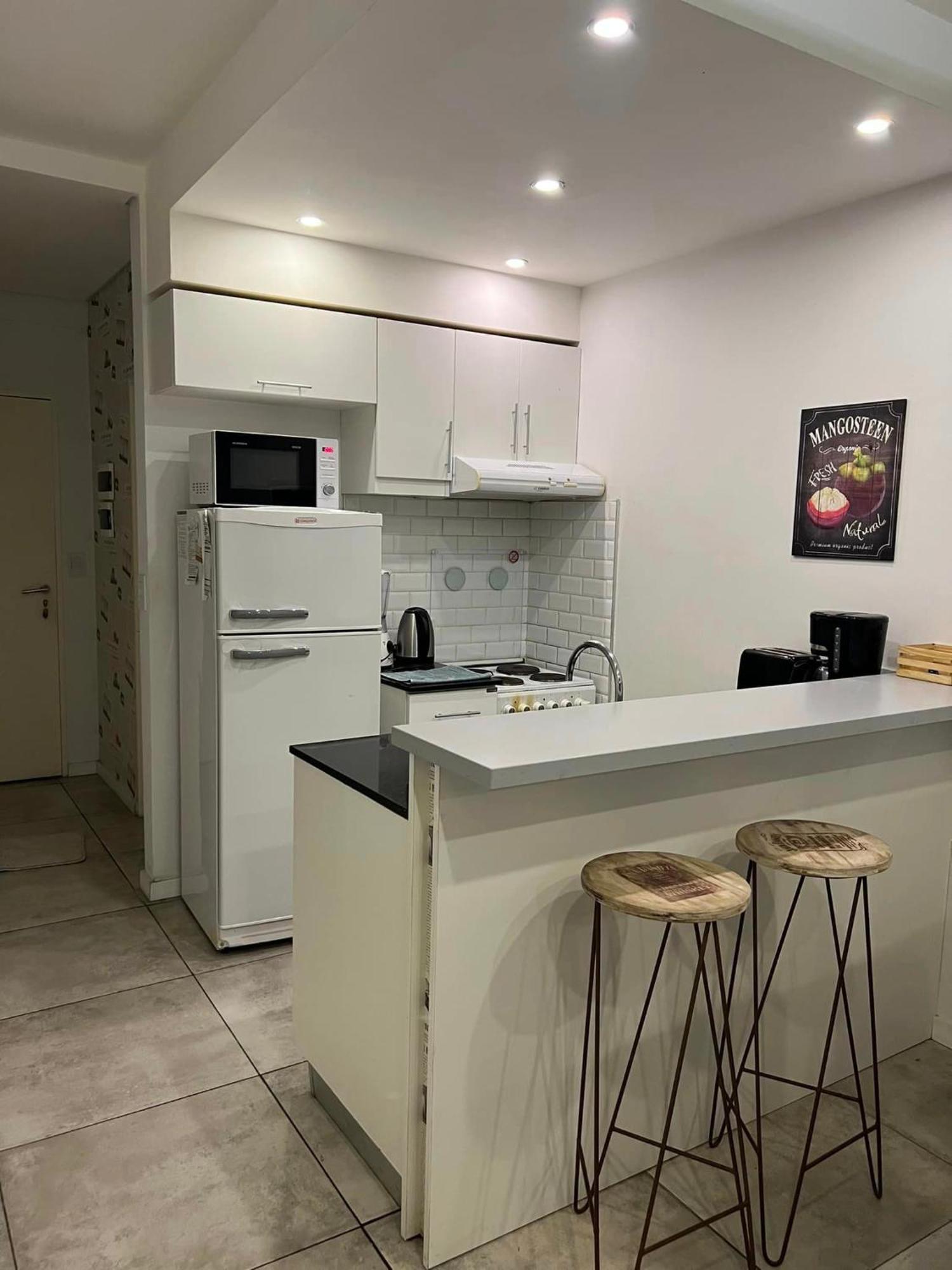 Suite In San Telmo Dormitorio En Suite Con Dos Banos Y Balcon A La Calle 부에노스아이레스 외부 사진
